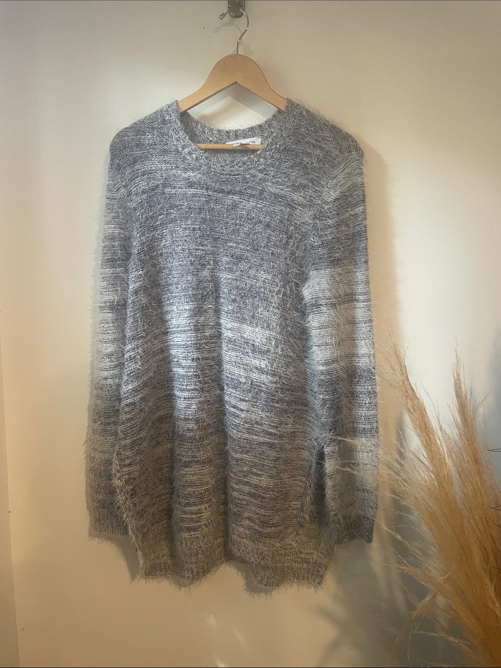 BCBGeneration Fuzzy Marled Grey Crewneck Sweater Sz L B136